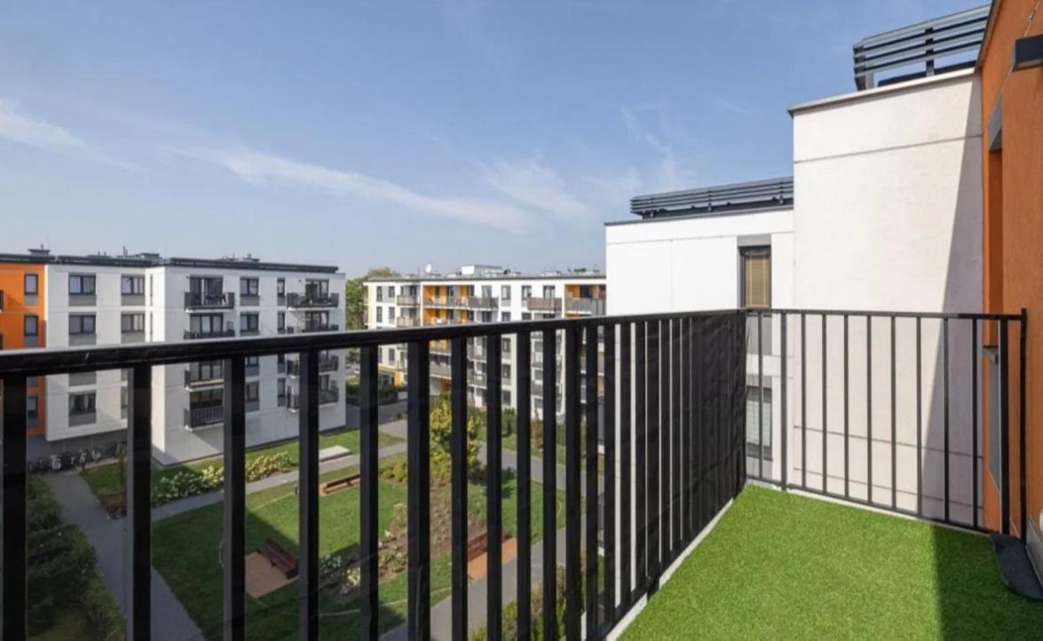Apartment New 2-bedroom - Close To Chopin Airport *